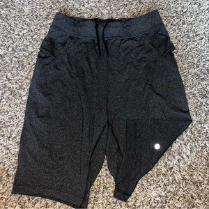 LULULEMON MEN’S Gray Workout Shorts